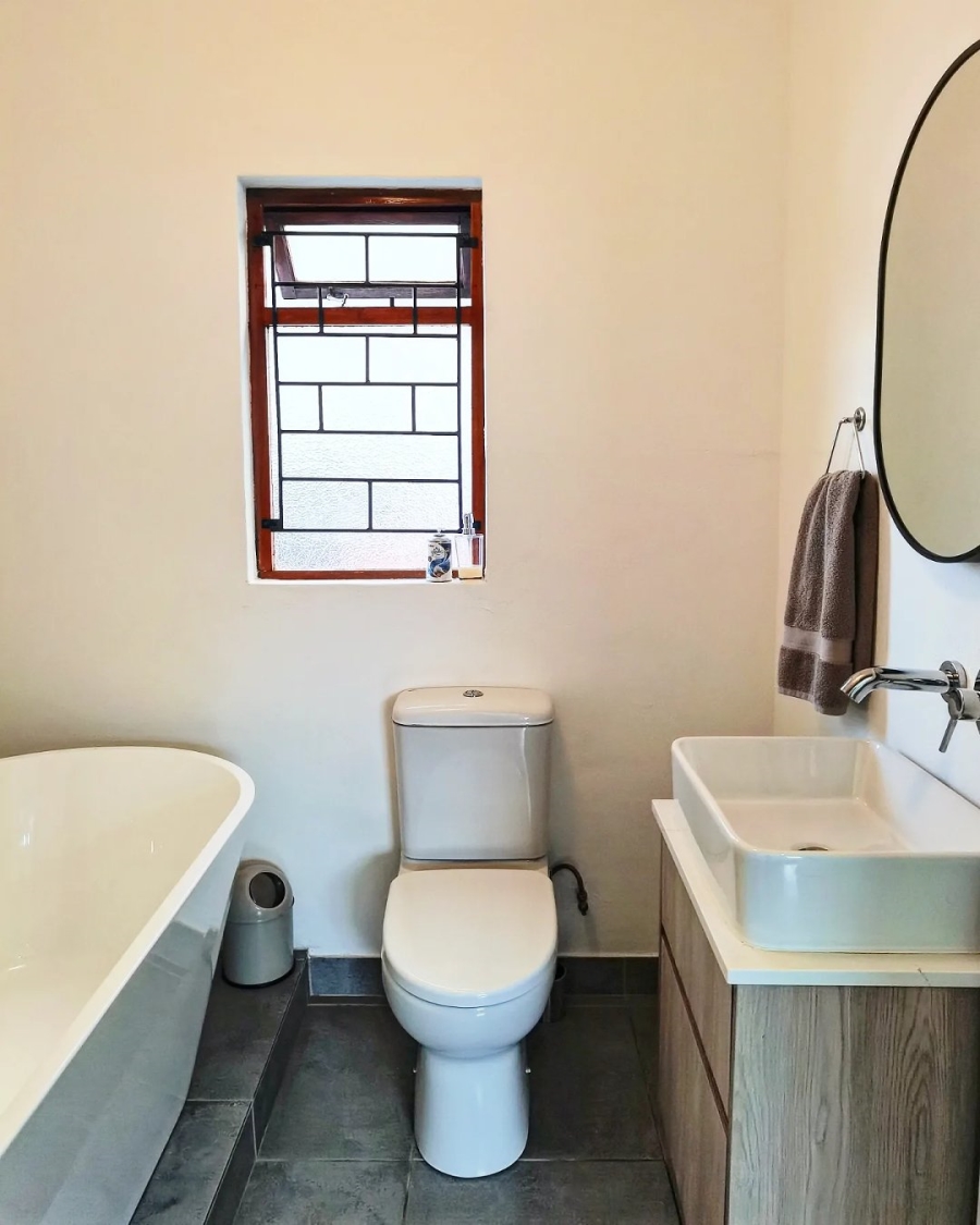 2 Bedroom Property for Sale in Pine Acres Western Cape